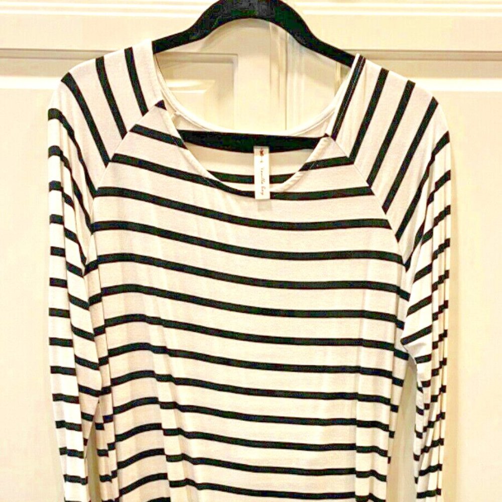 Vanilla Bay Womens XL Ruched Sides/Sleeves Black & White long Sleeve Tunic Top